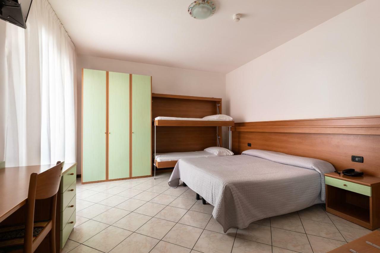 Hotel Kennedy Lido di Jesolo Luaran gambar